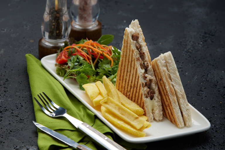 Kavurmalı Tost